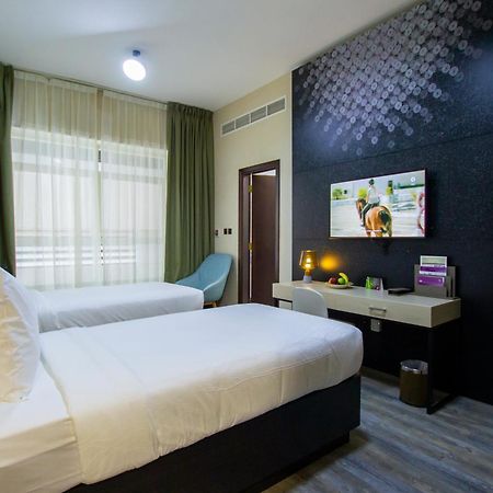Time Express Hotel Al Khan Sharjah Luaran gambar