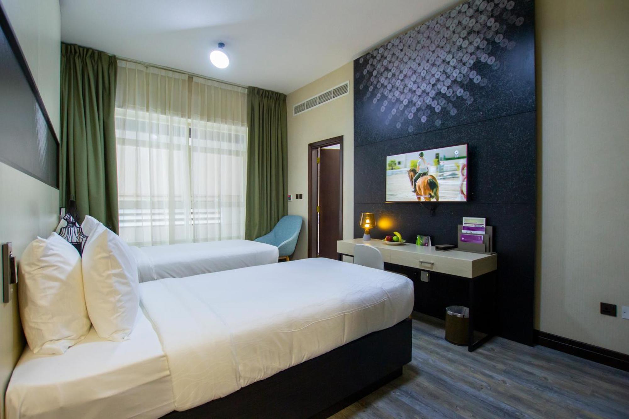 Time Express Hotel Al Khan Sharjah Luaran gambar