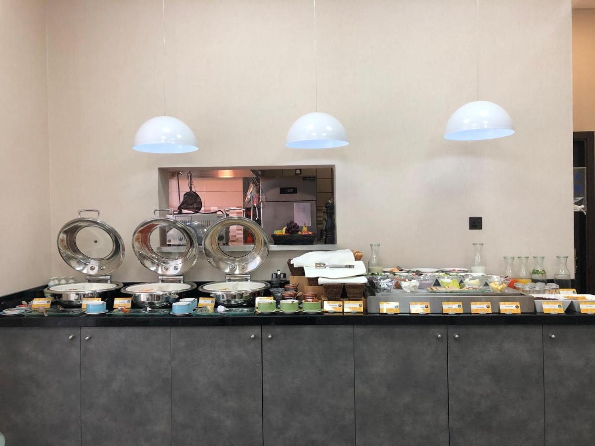 Time Express Hotel Al Khan Sharjah Luaran gambar